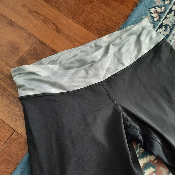 Lululemon | Crop leggings with ruffle detail - Picture 2 of 7